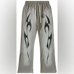 Hellstar Future Flames Gray Sweatpants Small‎ NWT
